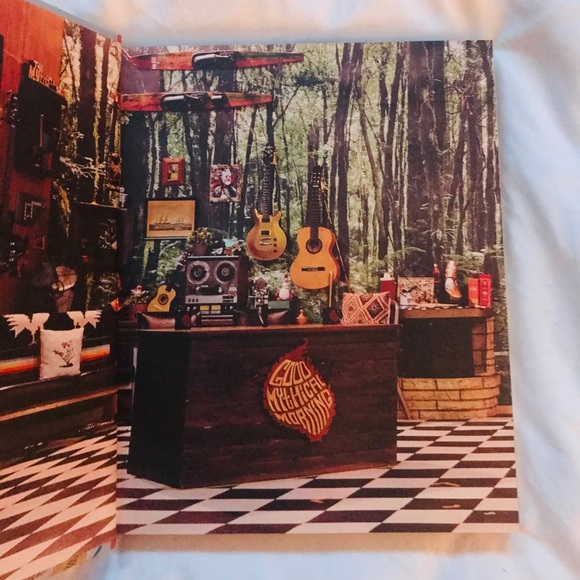 Rhett and Link’s Book of Mythicality, GMM - Picture 3 of 3